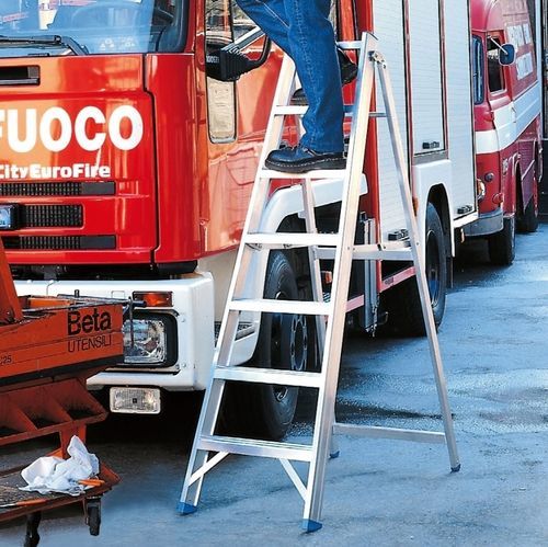 Professionelle Leiter / Arbeit - 6016 - Frigerio Carpenterie - faltbar / Anstell / Aluminium