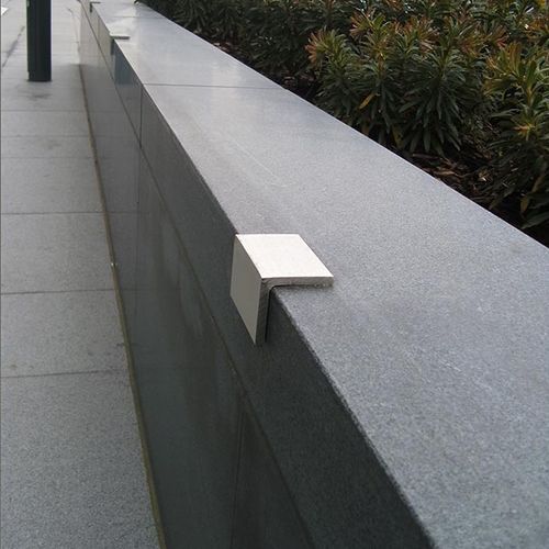 Taktiler Bolzen / Edelstahl - ANGLE SHAPED ANTI SKATE STUD - Kent Stainless - Anti-Skateboard / zur Abschreckung