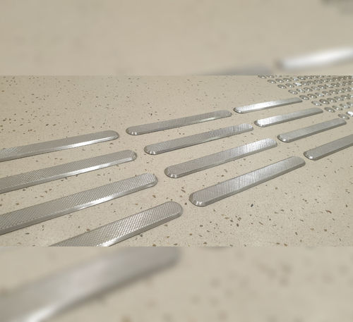 Taktiles Bodenleitsystem / Edelstahl - DIAMOND WARNING - Kent Stainless - mit Blindenleitsystem