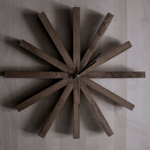 Moderne Uhr - ARROWEND  - TEBIAN - wandmontiert / Analog / Holz