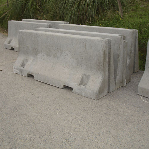 Betonleitplanke - Prefabricados Alberdi - Verkehr / New-Jersey-Profil