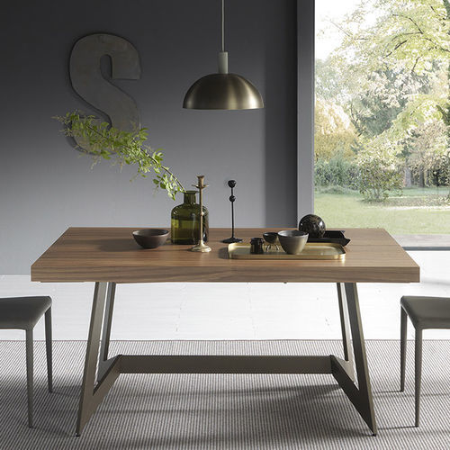 Moderner Esstisch - SIPARIO - altacom italia - Holz / melaminbeschichtet / Gestell aus Metall