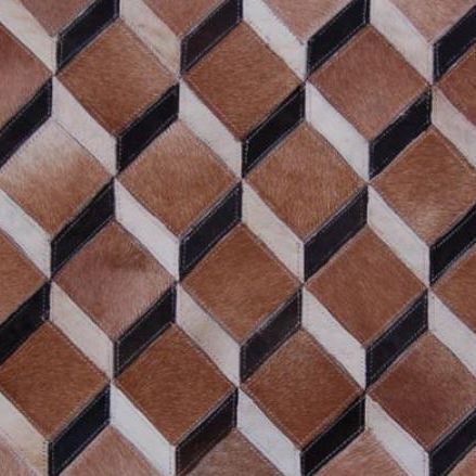 Moderner Teppich - 3D - Nash Andrea - geometrisches Muster / Kuhfell / handgemacht