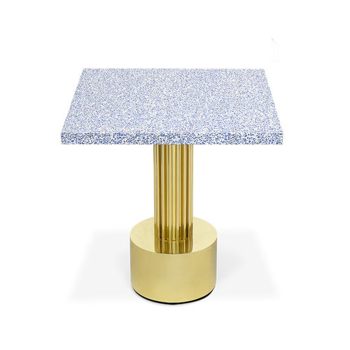 Design-Tisch - DENNING - Essential Home - Terrazzo / Gestell aus poliertem Messing / quadratisch