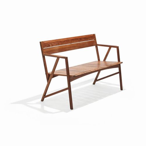 Moderne Gartenbank - ATIBAIA - Butzke - Holz / mit Rückenlehne / mit Armlehnen