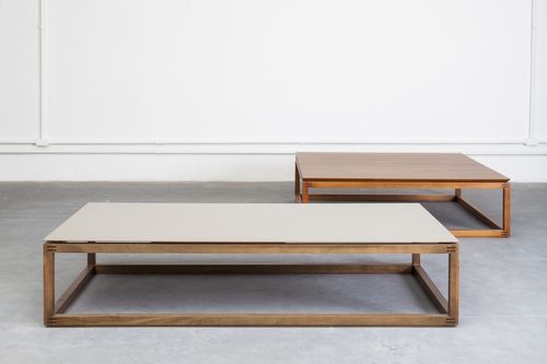 Moderner Couchtisch - ARQ - Estudiobola - Holz / Glas / MDF-Laminat