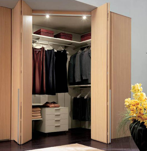 Tür für begehbaren Kleiderschrank / für Innenbereich - PORTALE - Mobilform - Holz / Schiebe / faltbar