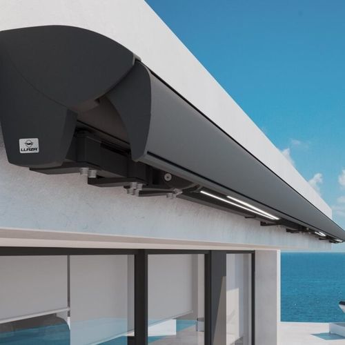 Einziehbare Markise - Modulbox-400 Semi Box - LLAZA WORLD, S.A. - Halbkassetten / motorisiert / für Terrasse