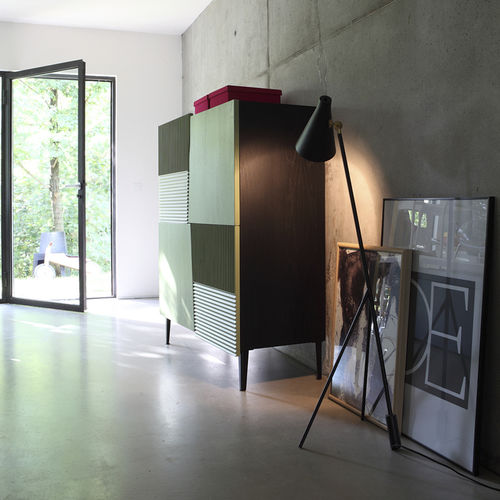 Hohes Sideboard - ZERO.16 - Devina Nais - modern / lackiertes Holz / Massivholz