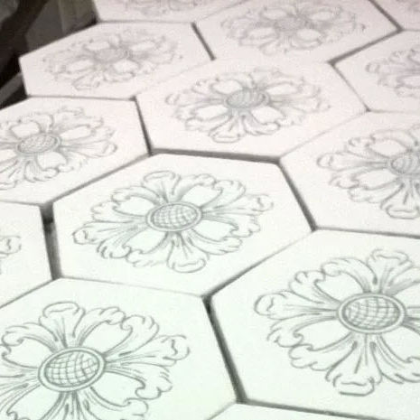 Sechseckige Fliese / Terrakotta - Ceramiche Militello art & design S.R.L - Hochglanz / emailliert / für den Innenraum