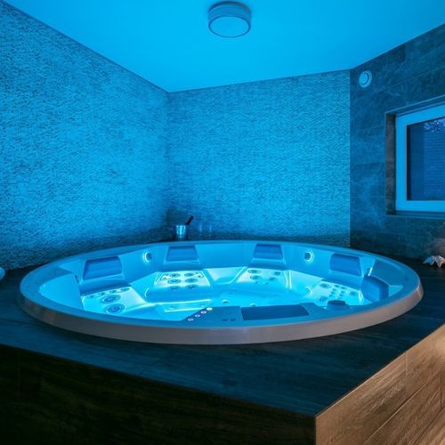 Whirlpool zum Aufstellen - OrioniN - USSPA, s.r.o. - Einbau / rund / Sechssitzer