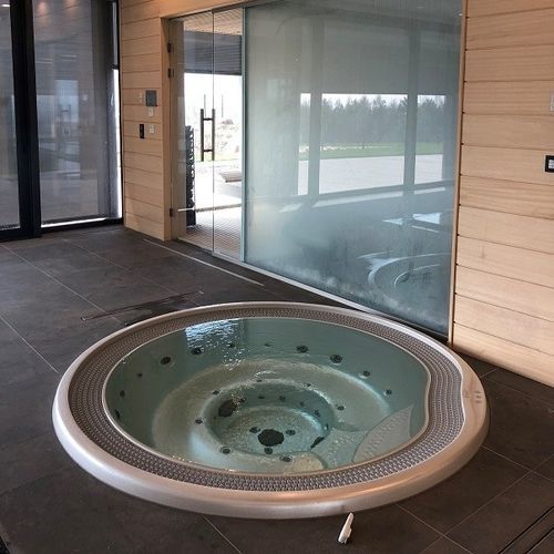 Einbau-Whirlpool - Dino - USSPA, s.r.o. - rund / Sechssitzer / 7 Plätze