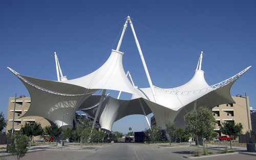 Membrankabel-Flächentragwerk - MAST-SUPPORTED TENSILE STRUCTURES - FabriTec Structures - Vordach / für Unterstand / für Decke