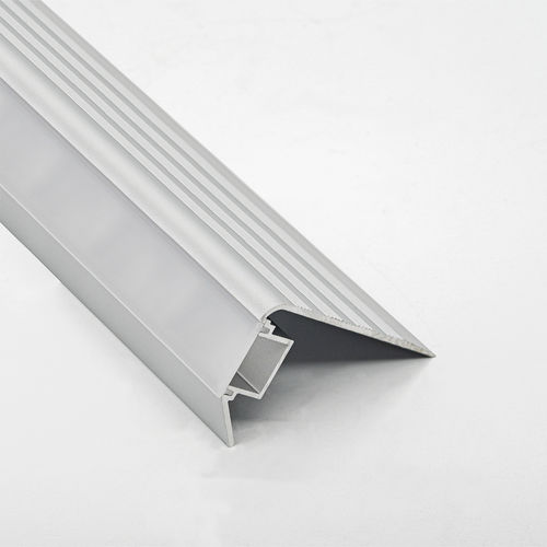 Treppenkante / anodisiertes Aluminium - 30X45 - ALUMACER® - mit LED-Beleuchtung