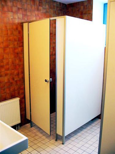 Glas-Sanitärkabine - LTT EXTRA - Baltijos Brasta - HPL / für Duschen / für öffentliche Einrichtungen