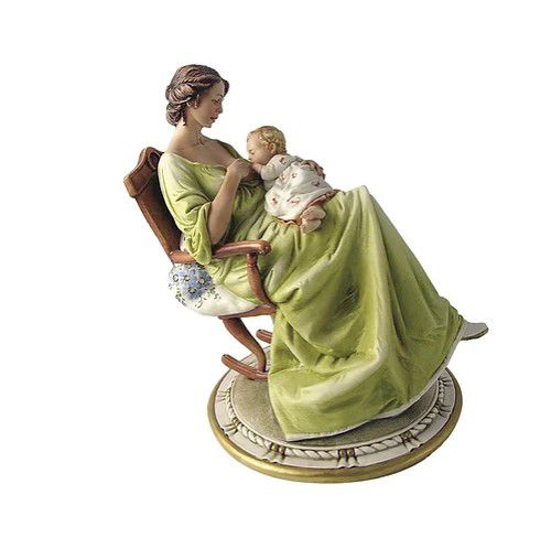 Porzellan-Skulptur - Mother on rocking chair - Porcellane Principe snc - mehrfarbig / gegenständliche Malerei