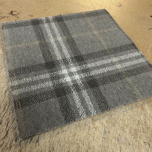 Klassischer Teppich - WILDBRACKEN WOOD TARTAN - STEVENS AND GRAHAM - Karomuster / Nylon / Wolle