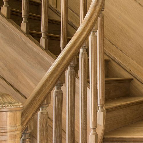 Holzgeländer - QC FLOORS - Stab / für den Innenraum / für Treppen
