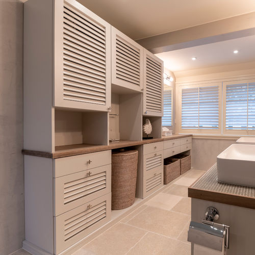Moderner Badezimmer-Schrank - QC FLOORS - für Privatgebrauch / Holz / wandmontiert