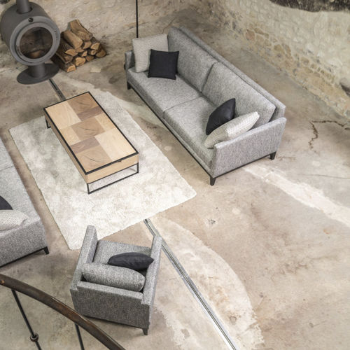 Modernes Sofa - BEAUBOURG - RALPH M. - Stoff / mit abnehmbarem Kissen / mit Armlehnen