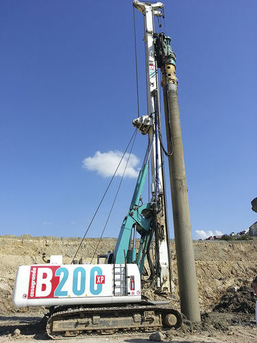 Dieselbetriebenes Bohrgerät - B200 XP - CASAGRANDE - Foundation Division - drehbar / für Baustellen / Pfahl
