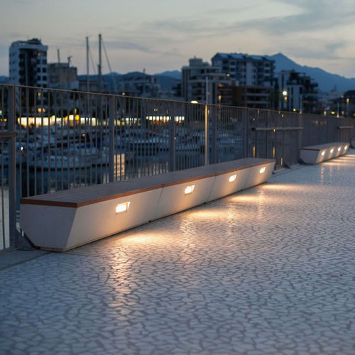 Moderne Bank für den öffentlichen Raum - OBLICUO C,D,I - Mago Urban - Holz / Beton / beleuchtet