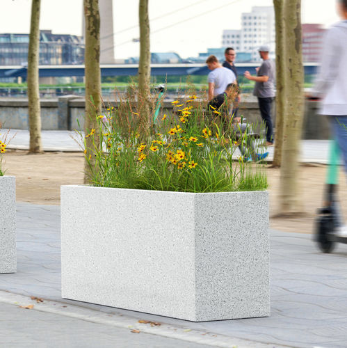 Beton-Pflanzkübel - Lis - Mago Urban - rechteckig / modern / für öffentliche Bereiche
