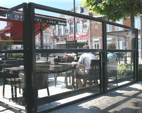 Moderner Paravent - Lille - Van Hoof - Glas / thermolackiertes Aluminium / für Restaurants