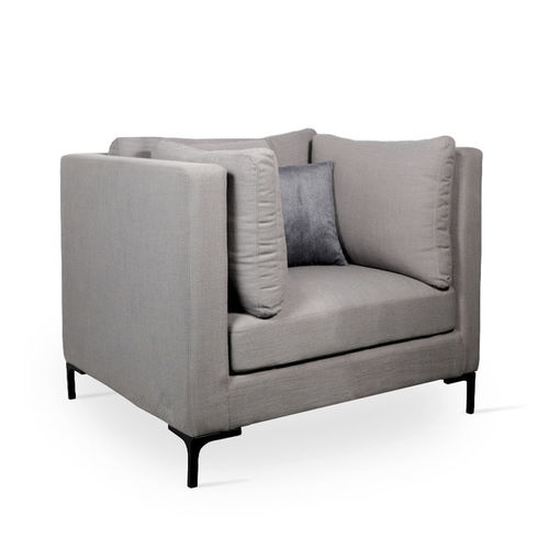 Modernes Sofa - CRYNO - ALANKARAM - Stoff / Schaumstoff / mit Armlehnen