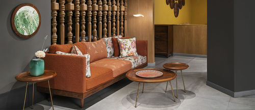 Modernes Sofa - PRIAMKA - ALANKARAM - Stoff / mit Armlehnen / mit Kissen