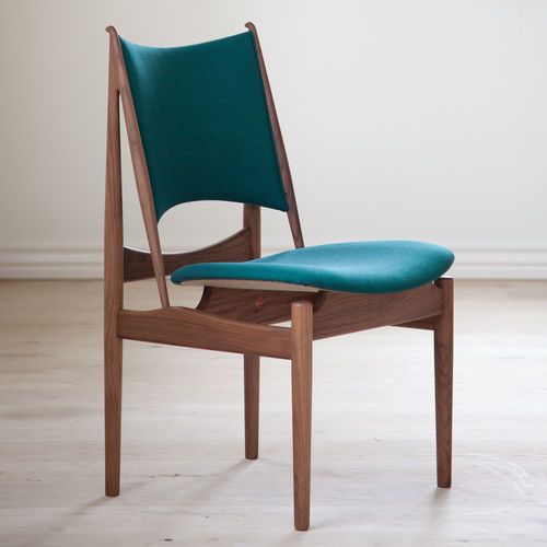 Esszimmerstuhl / skandinavisches Design - EGYPTIAN - Finn Juhl - für den Innenraum / Stoff / Leder