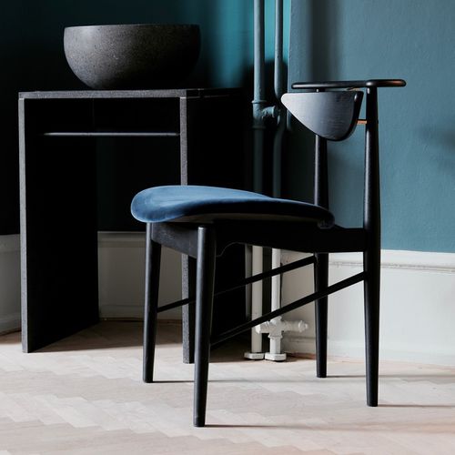 Esszimmerstuhl / skandinavisches Design - READING - Finn Juhl - für den Innenraum / Stoff / Leder