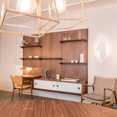 Wandmontiertes Regal - Finn Juhl - skandinavisches Design / Eiche / Nussbaum