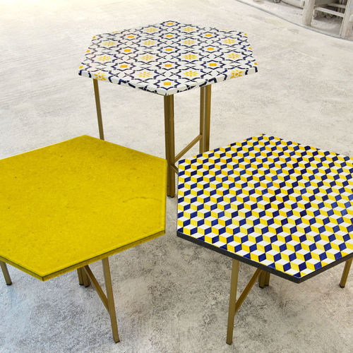 Moderner Tisch - exagon - Made a Mano Srl - Rosario Parrinello - Lavastein / sechseckig