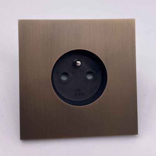 Elektrische Steckdose - COLLECTION EQUERRE - LAITON VEILLI - MAISON ORSTEEL - wandmontiert / Unterputz / Messing