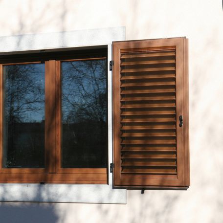 Einflügeliger Fensterladen - DARK : FIXED OPEN SLAT - Molaro - Holz