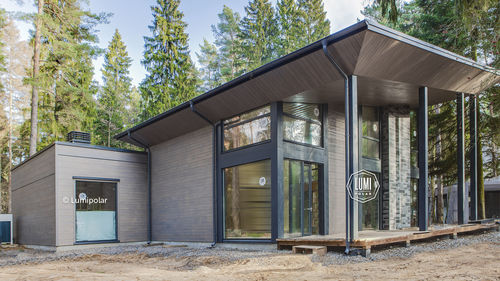 Modernes Haus - KOMANDOR 466 - Lumi Polar - ebenerdig / Holz / Glas