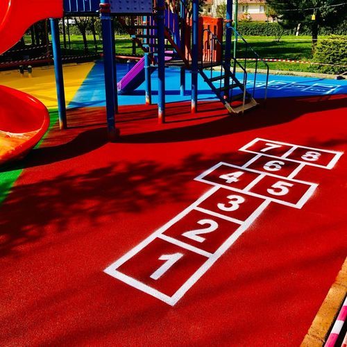 Bodenbelag für Spielplätze - UNICA - PVC / aus Beton / Gummi
