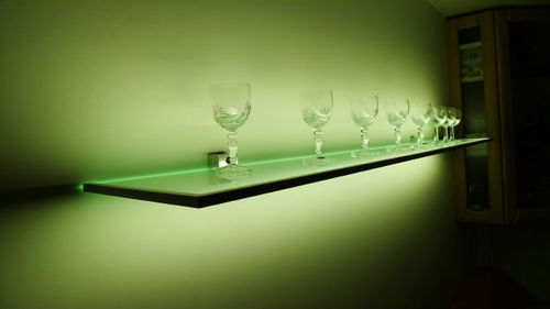Wandmontiertes Regal - Futuro Lighting - modern / Metall / Glas
