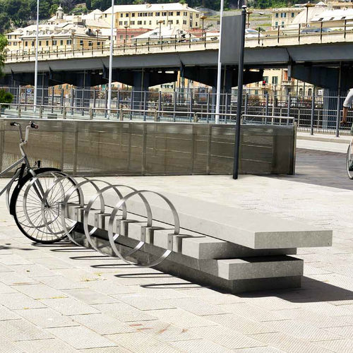 Moderne Bank für den öffentlichen Raum - BLOCKX - PREFAC MYWAY - Beton / mit integriertem Fahrradständer