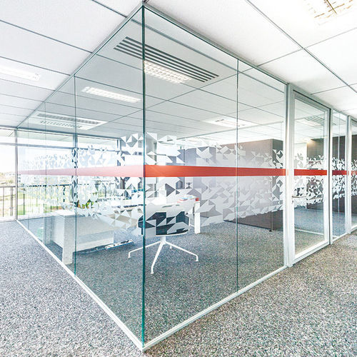 Abnehmbare Trennwand - ID 1 - ABCD INTERNATIONAL - fugenlos / mit Glasfront / Holz