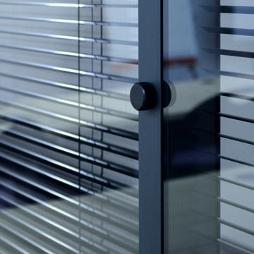 Jalousiejalousie - ABCD INTERNATIONAL - Vertikal / für Fenster / Aluminium