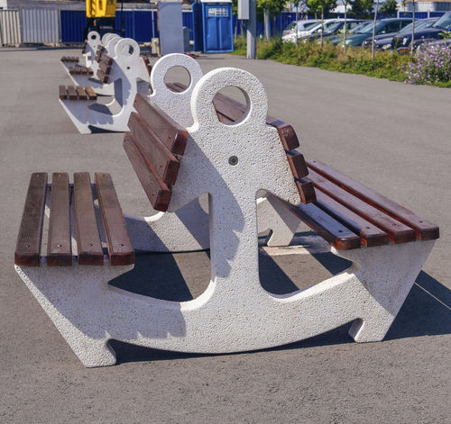 Bank für den öffentlichen Raum / originelles Design - ANCHOR - Encho Enchev - ETE - Holz / Hochleistungsbeton / Faserbeton