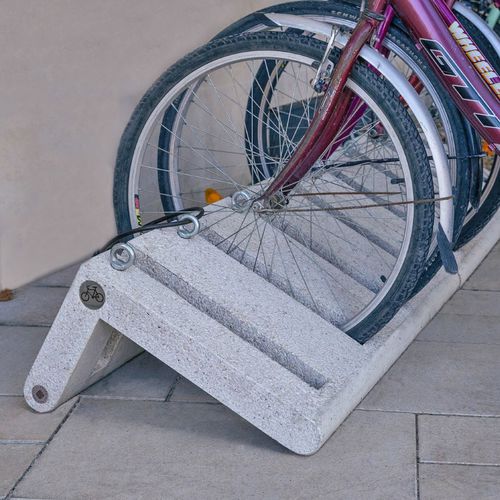 Bodenstehender Fahrradständer - 164 - Encho Enchev - ETE - Hochleistungsbeton / Faserbeton / gesichert