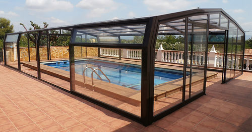 Hohe Schwimmbadüberdachung - Itálica  - COVERTTO - feststehend / Glas / Polycarbonat