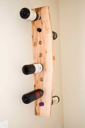 Wandmontierter Flaschenhalter - LIVE EDGE - Bois & Design