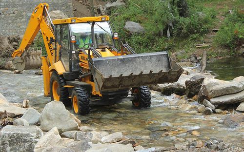Baggerlader mit hoher Nutzlast - BULL HD 76 4WD - Bull machine pvt.ltd