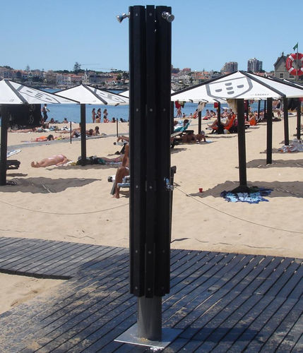 Außendusche für Strand - Extruplas - Recyclingkunststoff / für öffentliche Bereiche