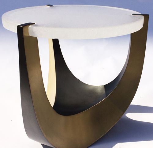 Moderner Beistelltisch - MELUT - Atelier Stefan Leo - Glas / Bronze / rund