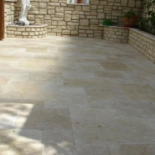 Fliesen für Pool - LICOM TUMBLED - Mekmar - für Garten / bodenstehend / Travertin